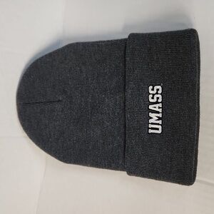EUC Logofit UMASS Unisex sz OSFM 100% Acrylic Knit Hat